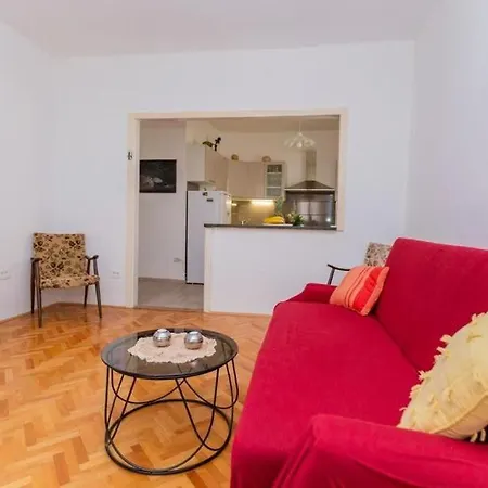 Roko In Center Apartment Split